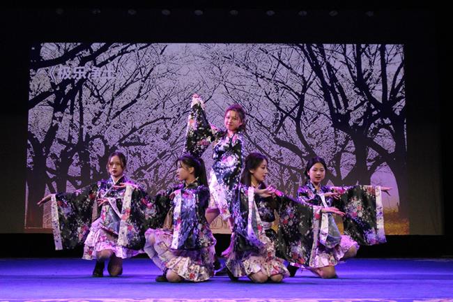 19演艺--形体月赛《Let's Dance》 (6).jpg